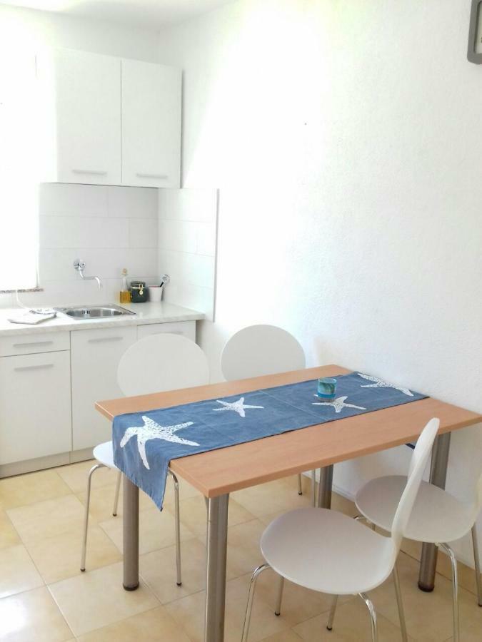 Apartman Andela Appartamento Tisno Esterno foto